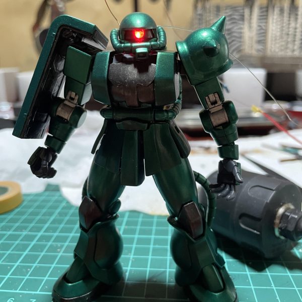 ザク　モノアイ光らせたい