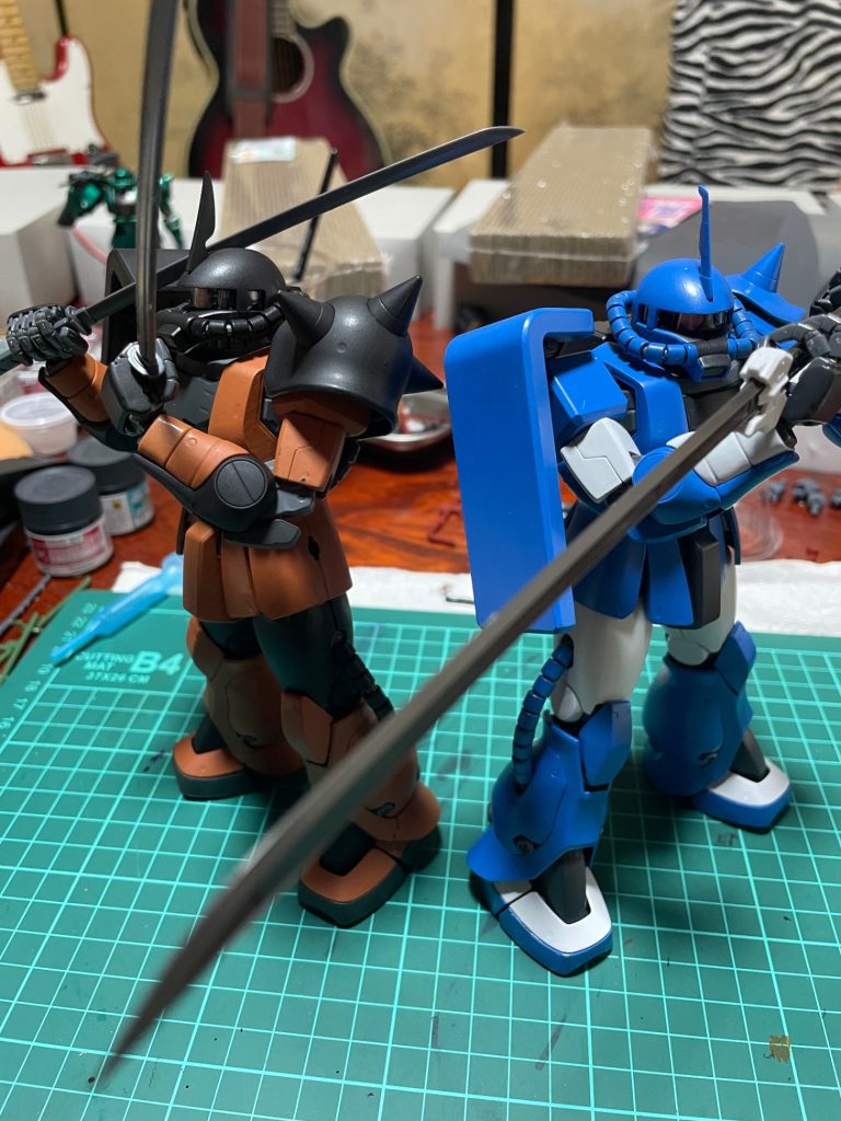 最近はザクを見てると甲冑っぽく見えてくるのでヒートホークより刀持たせがちですw&nbsp;