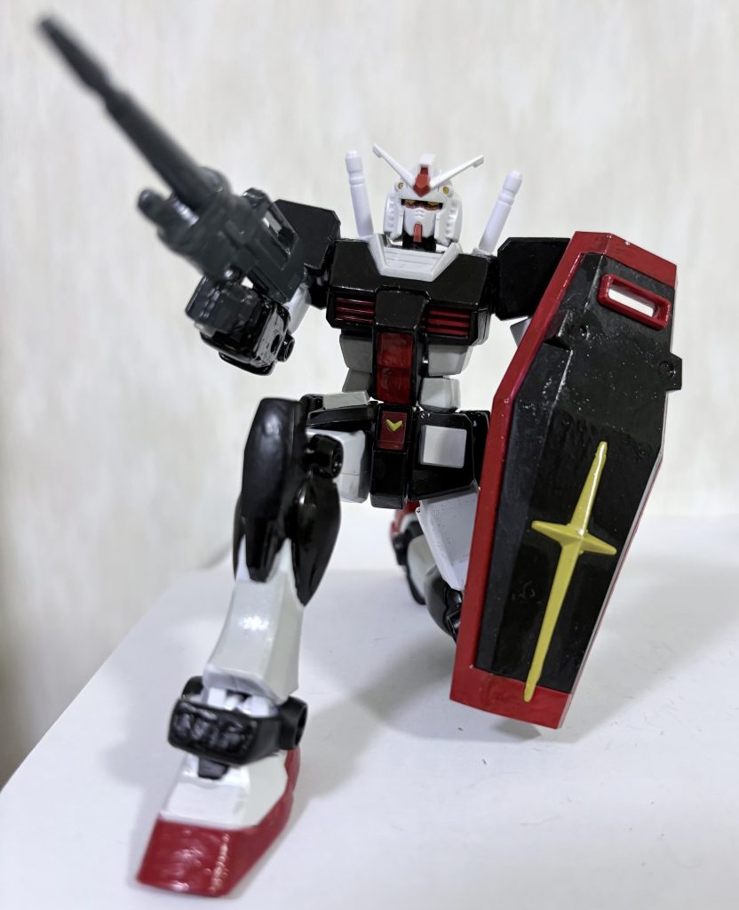 作品名：EGガンダムは関節がヘタリやすい💦<p>数年前に買ったEGガンダムもこの通り関節がガタガタ。EGはポリキャップレスな分、関節がダメになりやすいのかな？ また対策を考えねば…。</p>
