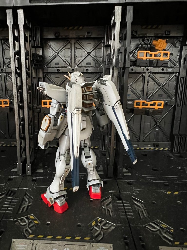 1／144キットにするとこんなに小さいのかと、老眼と戦いながら組み立てました。