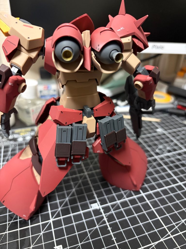 前後。閃光のハサウェイデカールを貼っています。