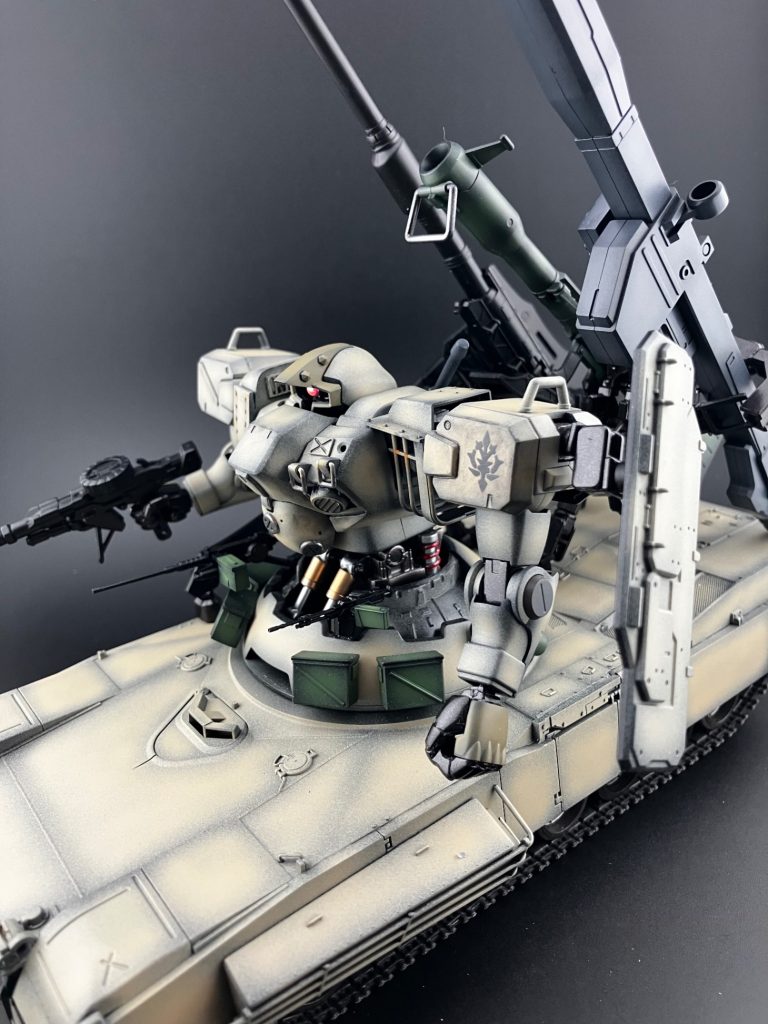 アモス　タヴロマキア