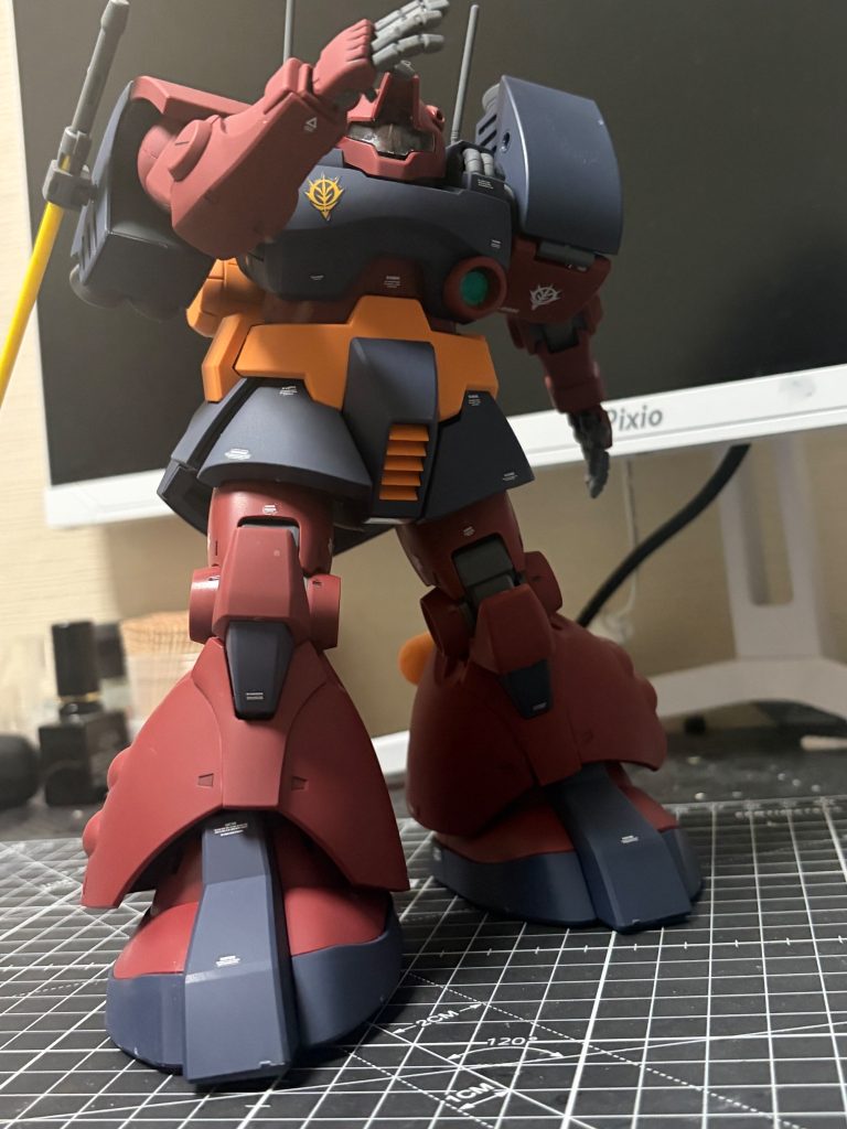 こんなのに見下ろされたら怖いですね。