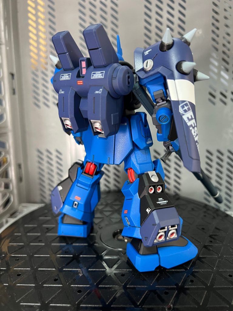 後ろ