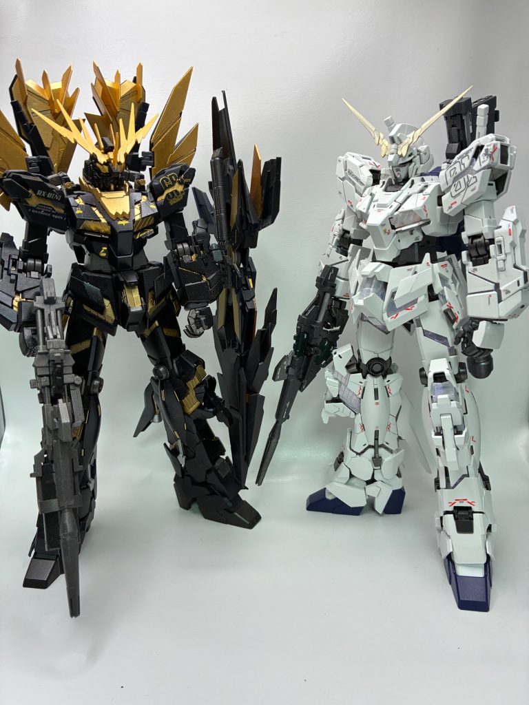以前作ってデカール貼りで挫折したバンシィといずれ完成させます