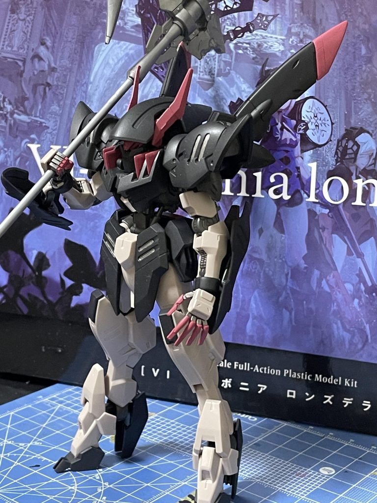 作品名：フォルダから見っけたやつ<p>ナノラミネートコート部分で満足してしまった子。装甲白部分塗ってないし名前も忘れたけどカッコいいんだよなぁこれ。 引っ張り出して塗装してもええけどケースが取り出し難いやつでめんど</p>
