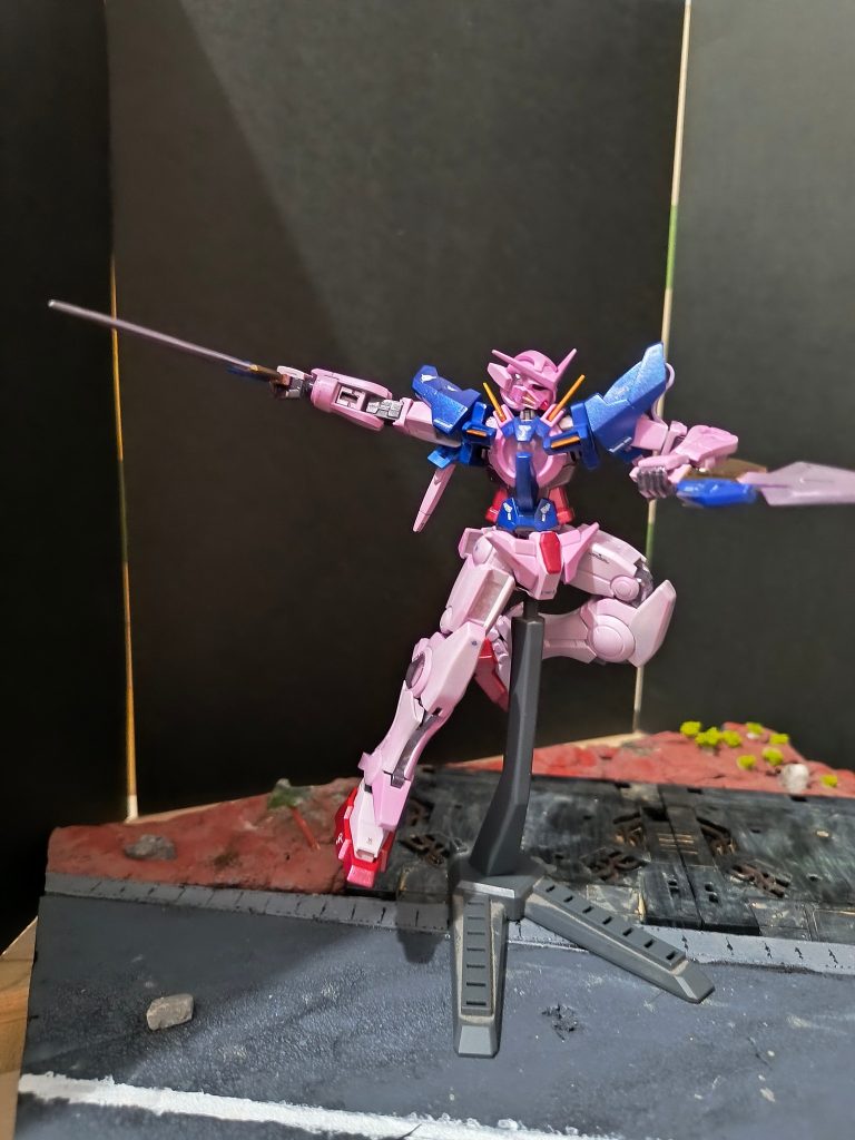 なんかエクシアは忍者のイメージですね、クナイっぽい(zaku-kao5)