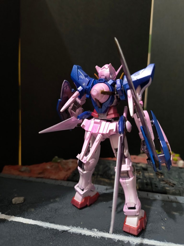 フル装備で背中で語る！GNドライブの一部だけ切り取ってレジン化してます！(zaku-kao2)