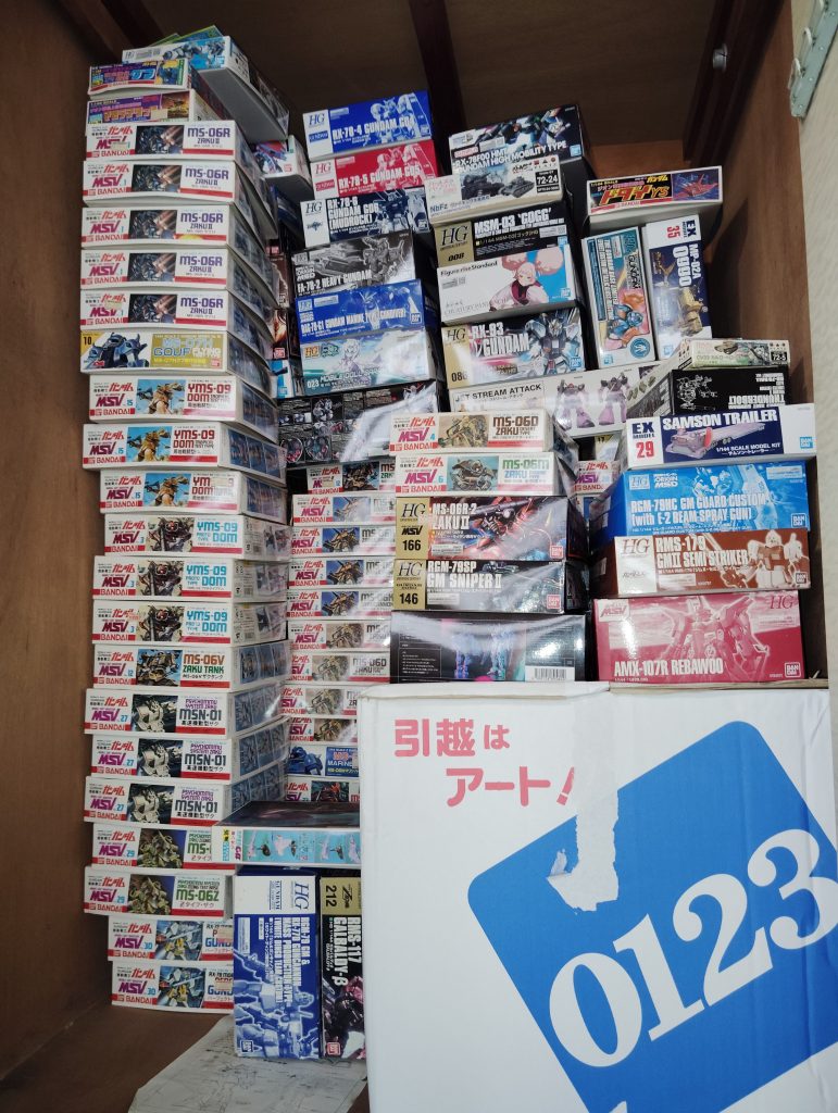 作品名：我が家の積みプラ<p>　イベントということで、我が家の積みプラを投稿したいと思います。　ご覧の通り、私の積みプラは基本的にMSVキットがほとんどになります。　大学生のころ、大好きなMSVのキットが運良く再販されたので、作るペースも考えず大量に [&hellip;]</p>
