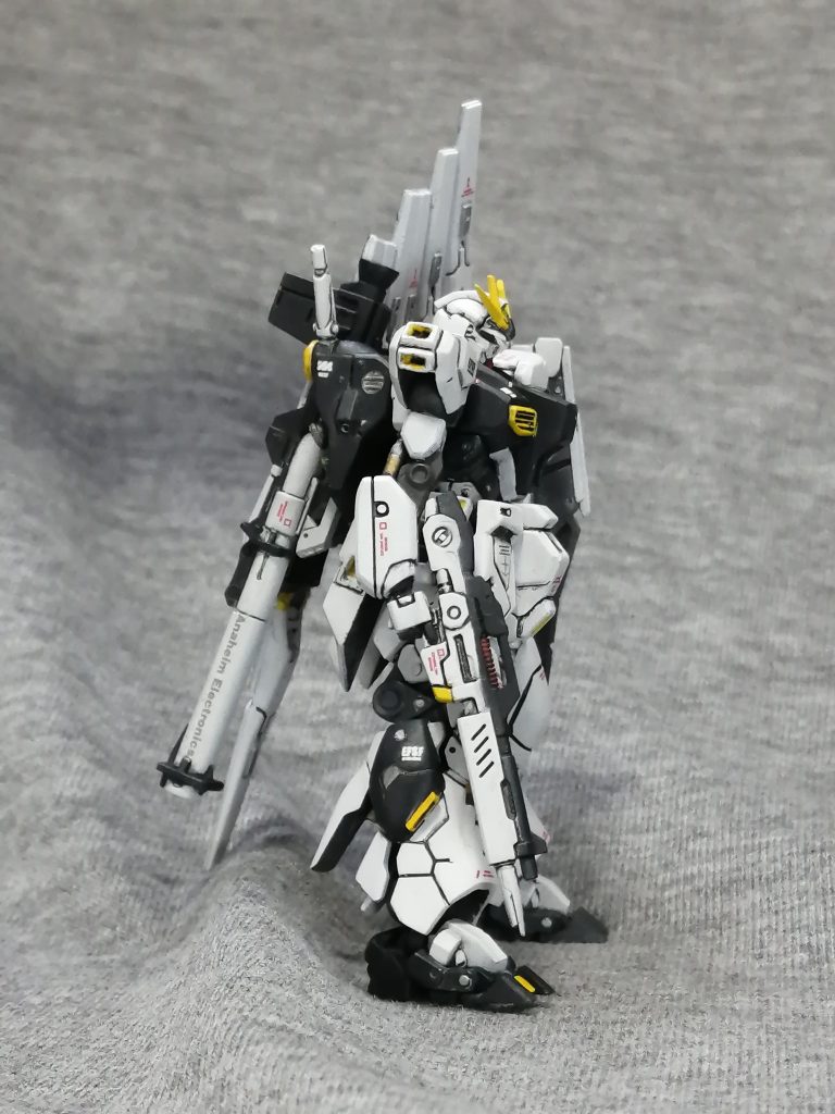 ガンダムアーティファクト　νガンダム–4枚目/制作者：LUCIOLE