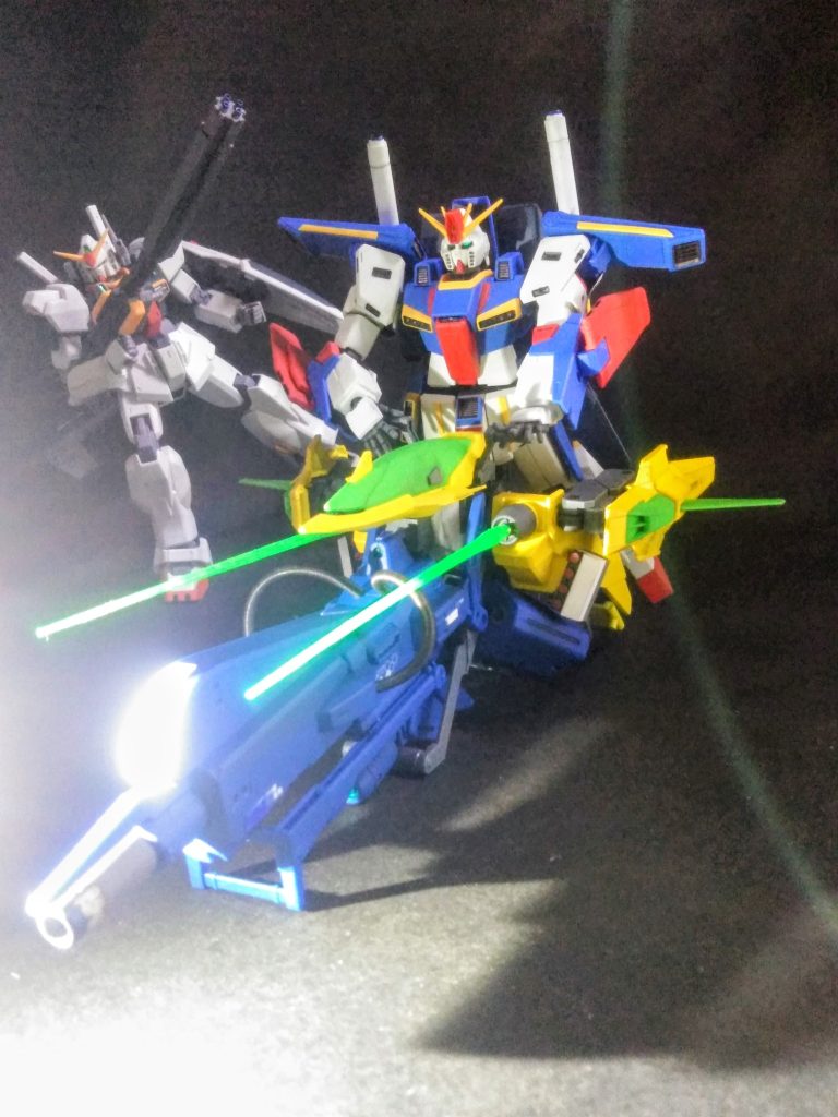 『FXA-09RH メガ・ライドホッパー』の設計、開発の責任者である『トノ・サマーバッタ 開発部主任』って 🧐ﾄﾞﾝﾅｶﾀ?脳内設定・・・アナハイム・エレクトロニクス社の系列会社『Società per Azioni Build Custom Weapons(ソチエタ・ペール・アツィオーニ ビルド・カスタム・ウェポンズ)』にて、既存MS関連の機能向上支援システムの設計及び開発に携わる夏が大好きなエンジニア。ベジタリアンではアルのだが、かなりの悪食家。身体能力に秀でており、特にジャンプ競技(高跳び、幅跳び)に於いては『アナハイム社杯 スペースノイド素人限定スポーツ大会』の第 21、22、23回の大会で優勝する実力者だ。AEのヨコナ副部長の悪巧ﾐ❌→手腕により、技術協力をする事になった『Società per Azioni Build Custom Weapons』のトノ開発主任&nbsp;果たして彼の活躍は如何ほどか 😖
