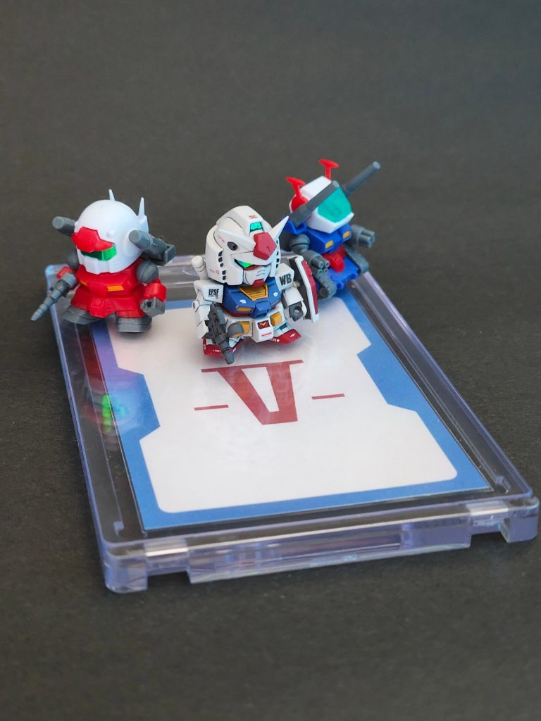 ▲3体でパシャリガンキャノン、ガンタンクはほぼノーマル。ガンキャノンのバイザーにラピーテープ、ガンタンクのキャノピーをお湯まるＵＶレジン複製に置き換え。