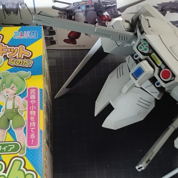 キャバリアーと一緒に再販ずんだもん買ってました。真面目にZUNDAMネタにしたかったんですけど、箱の中見たら思った以上にきっちりしててパチ組サクサクでは気が引けてしまい、もったいなくて辞めました。(昨年ガンプラ重視でキット集めてて、ずんだもん見たけど勘違いしてぼったくりだと思って買いませんでした。(後で調べたら正規価格で後日行ったら無くてメーカーも在庫無し))キャバリアーのほうはサクサク方針は変えませんので、もうちょっと汚し、ウォッシュ、影つけして今週中に仕上がらなくても終わります。来週ネタが他にあればキャバリアーの完成でupします。（5枚目）