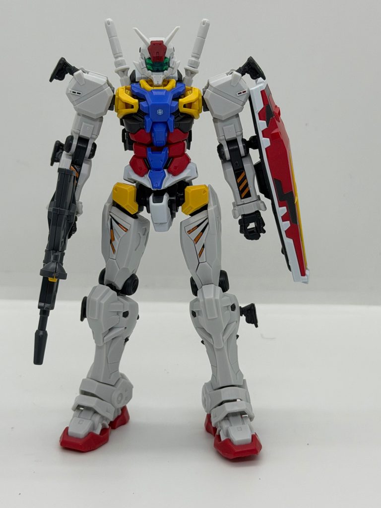 白いガンダムの胴体に頭は01のものを腕と脚は軽キャノンのものに入れ替えました