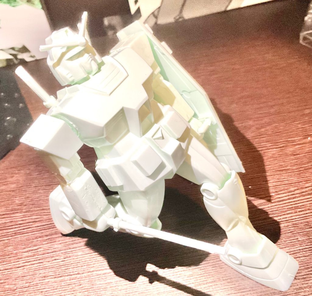 白い悪魔–4枚目/制作者：バッテン大尉®️