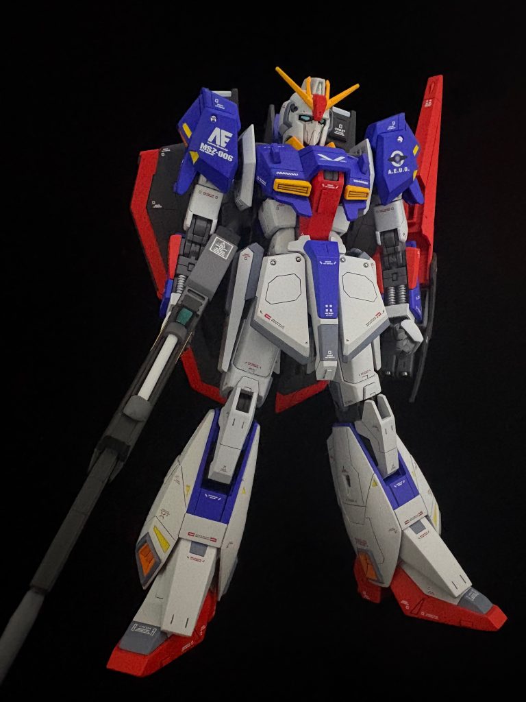 自分なりに結構気合い入れて作りました、スジボリ追加、パネルライン追加、グレーのモジュレーションの塗り分け、ディテールアップパーツ貼り付け等々