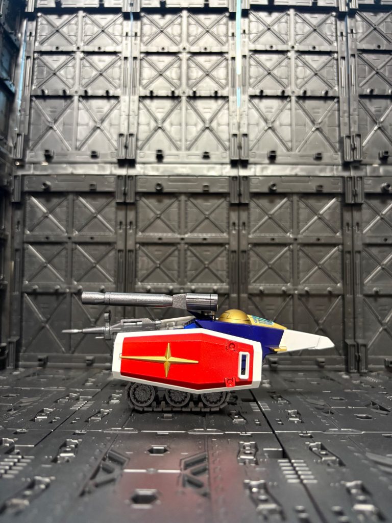 側面。ガンダムシールドにより、防御力もありますね😉