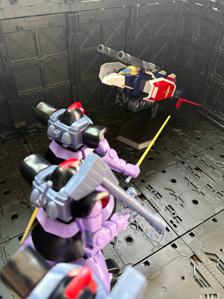 迫撃、トリプルドムとの戦闘。黒い三連星も手をやいた爆撃機😁