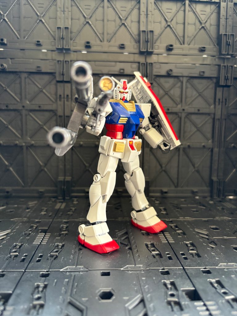 メガ粒子砲をガンダムに取り付けた方が火力、機動力が増す⁉️というわけで、メガ粒子砲を腕部に。これで良いのか🤔