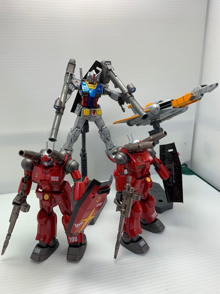 ガンダムはダブルバズーカー装備。コアブースターはセイラ機のみ。