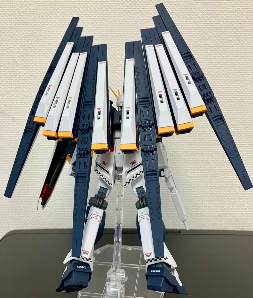 安価なEGの武器セットだから出来たフィン・ファンネル×12。これを一度やってみたかった。