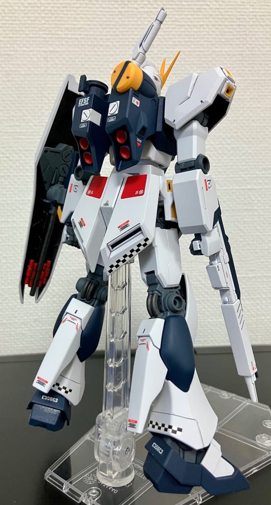 これまであまりやった事が無かったシールド裏や装甲内側を塗ってみましたが、これはやってよかったなと個人的に満足しました。手間を惜しんではだめですね。
