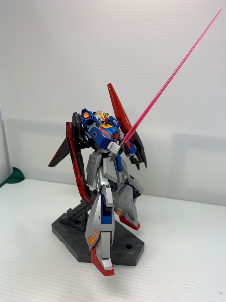 差し替えでウェイブライダーに変形しますが、ウェイブライダーとして購入してあるので、続けて作成します。