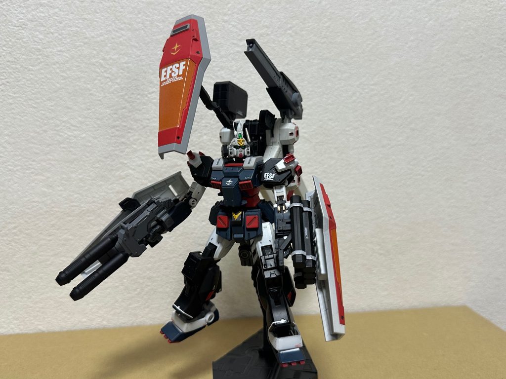 イオが地球に降り、アトラスガンダムに乗ることになった為、FAガンダムの予備パーツを強化、頭部はガンダムヘッドに換装。という設定で。