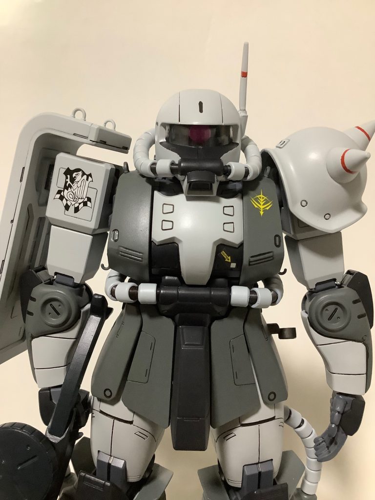 ヒートホークつけ忘れた…このザクを製作するうえで色々とこだわりがあるのですが長くなるのでやめておきます(zaku-kao4)