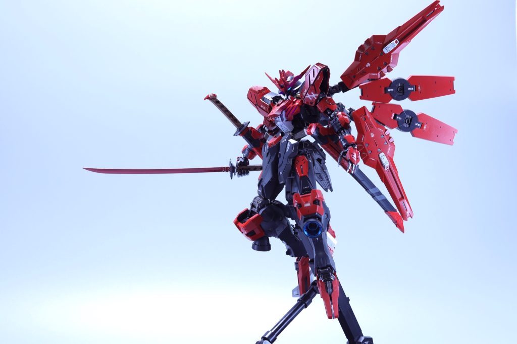 刑部一平さん繋がりでシュバルゼッテを意識したモード。オプションパーツセットのバトルアームアームズのジョイントパーツをふんだんに使用しています。