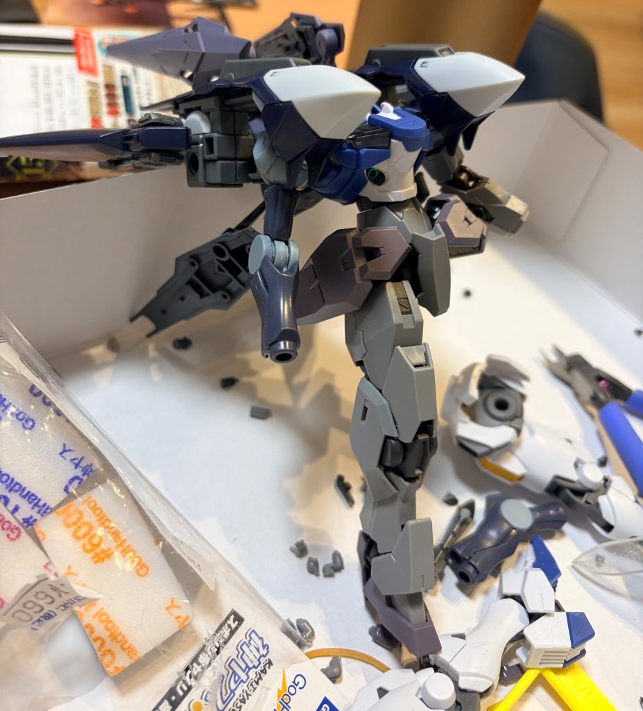 今回はリアルも忙しく制作は時間がかかりました。9月までは制作ペースが遅くなりそうです。今作に関しては上半身がボリューミーなので、全身のバランスをうまく取るのに苦労しました。