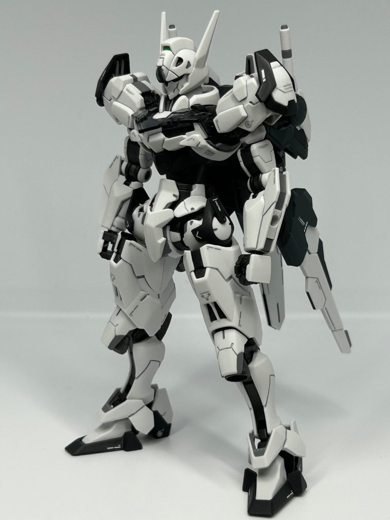 画像はほとんど黒に見えますが、確か使ったのはネービーブルーとミッドナイトブルーとブラックだった気がします。