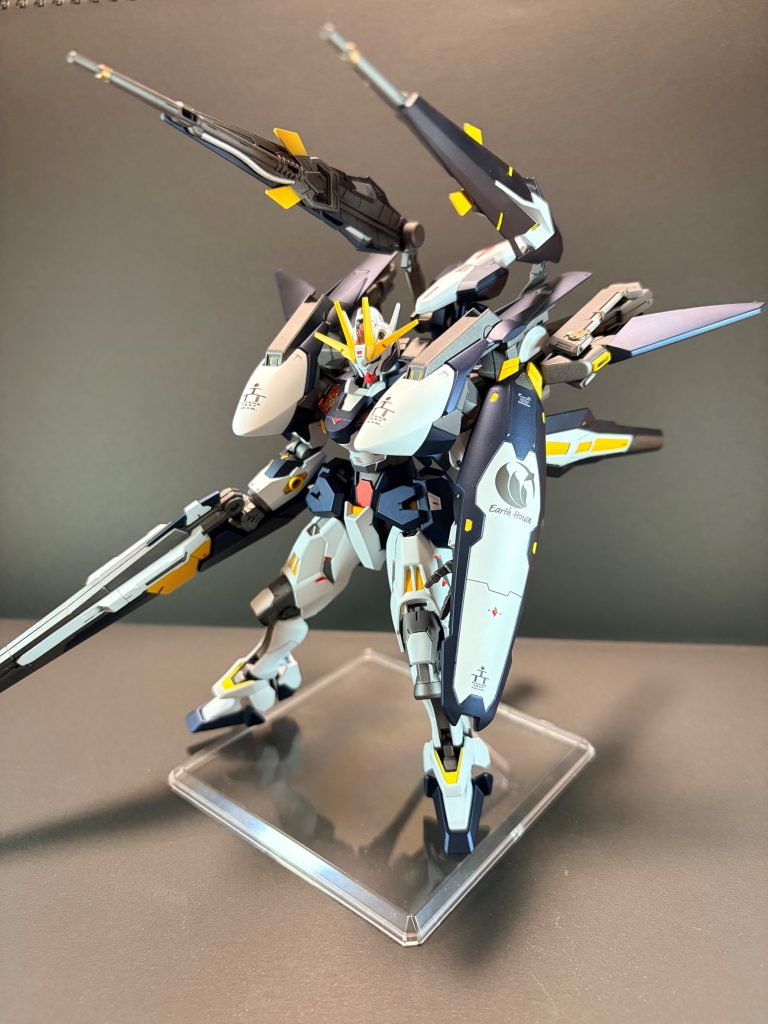 サブの射撃武器として高出力ライフルも装備しています。