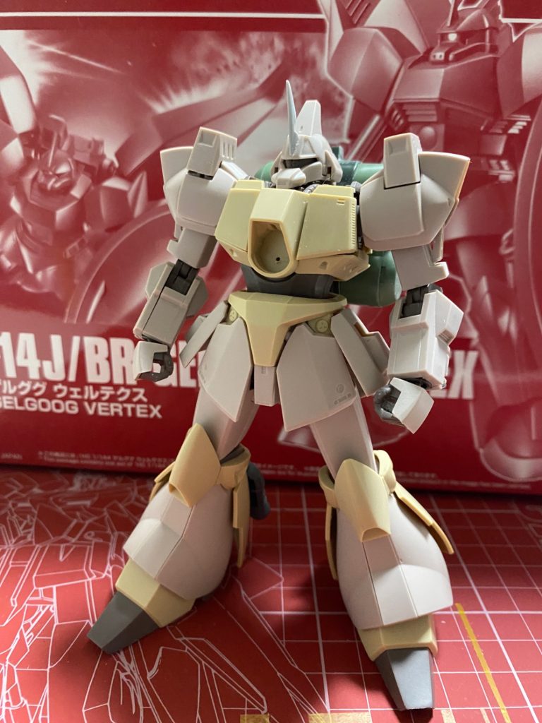 元々はガルバルディリベイクの余剰パーツで作れるガルバルディβです。武器は付属しないです。