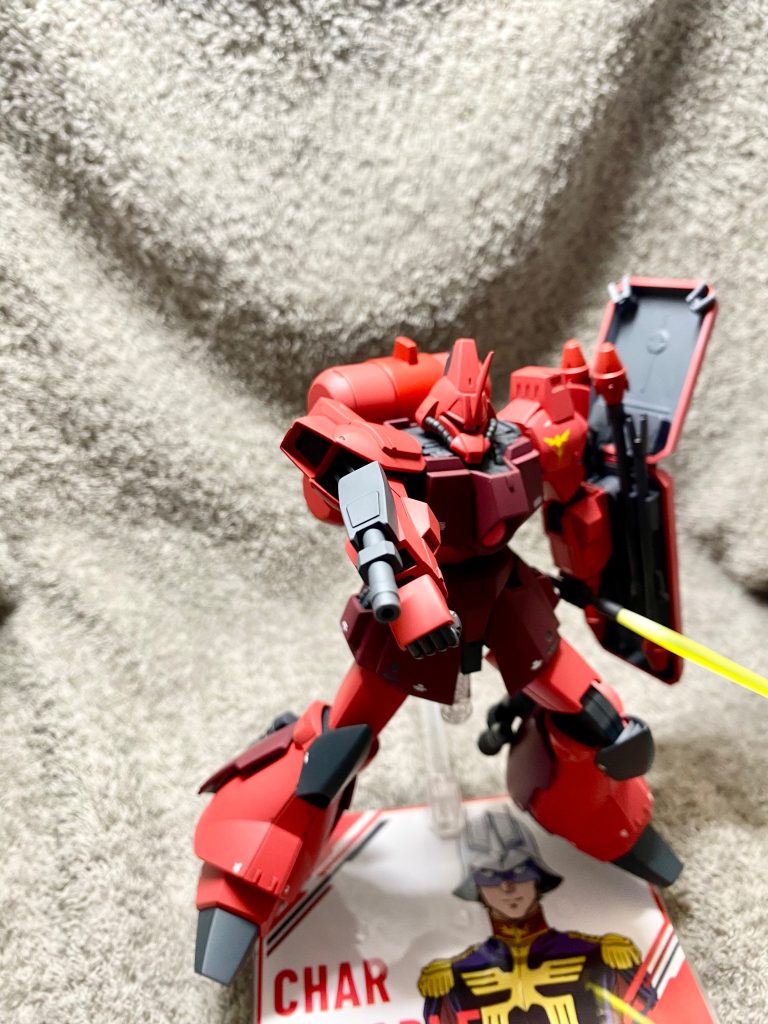 腕部にガルバルディリベイク&nbsp;の盾に付いている武装を装備。