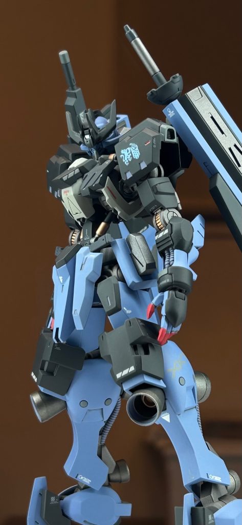 使用カラー本体ブラック：ガイアノーツ／NグレーV本体ホワイト：ガイアノーツ／ガルグレー+NグレーⅠ 少量&nbsp;本体ブルー：GSIクレオス／エイザーブルーガンダムフレーム：GSIクレオス／焼鉄色フレーム内差し色：ガイアノーツ／パールカッパー各所差し色：DSPIAE 水性アクリルマーカー各色最後まで読んで頂きありがとうございました。
