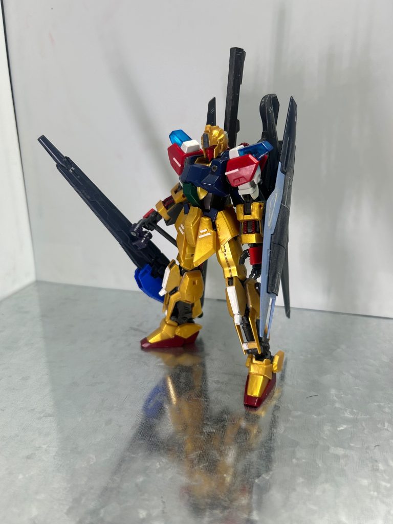 制作工程です。基本的に出来が良いrevive百式、これはこれで良いんだけど、体型に関しては細いので好みに合わない…。なので力強さをプラスしていくような感じを目指します。