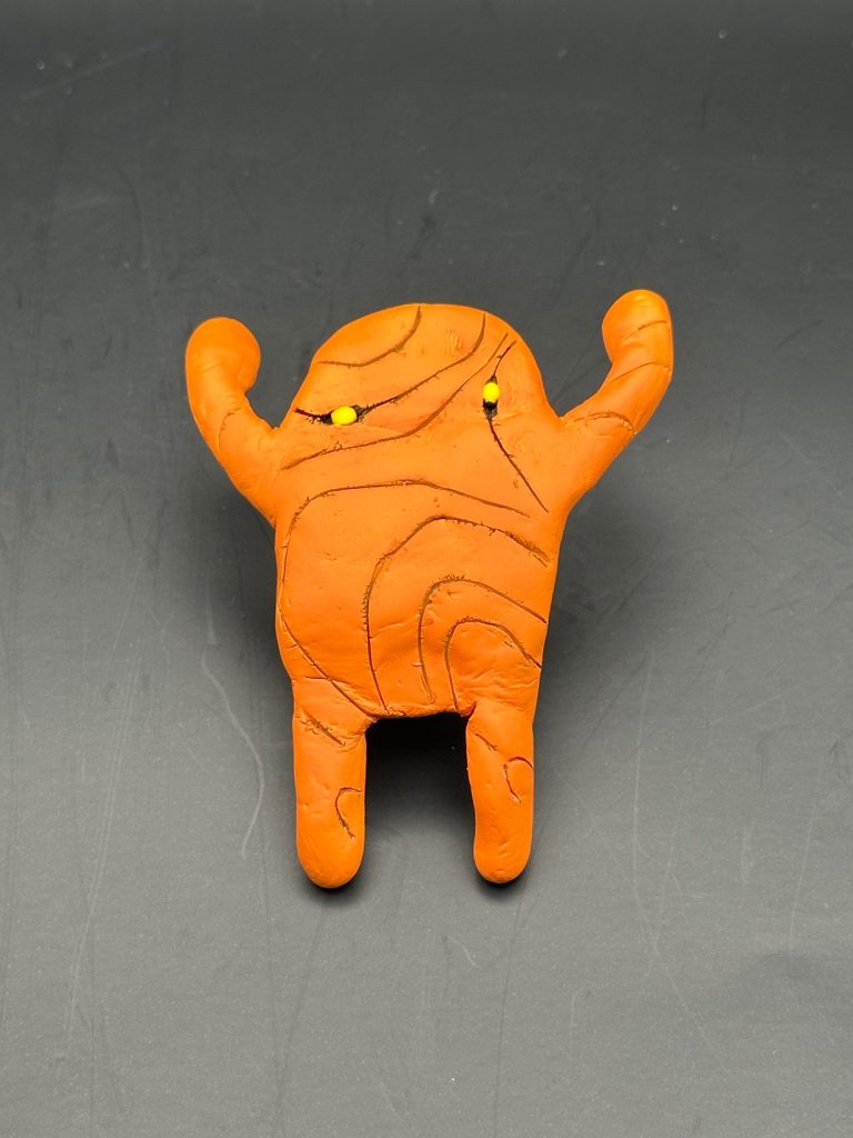 ミニオンの盾は、エポキシパテで作ったら重くなりすぎて持たせることが困難になってしまった。紙粘土とかでやればよかったんだろうか。