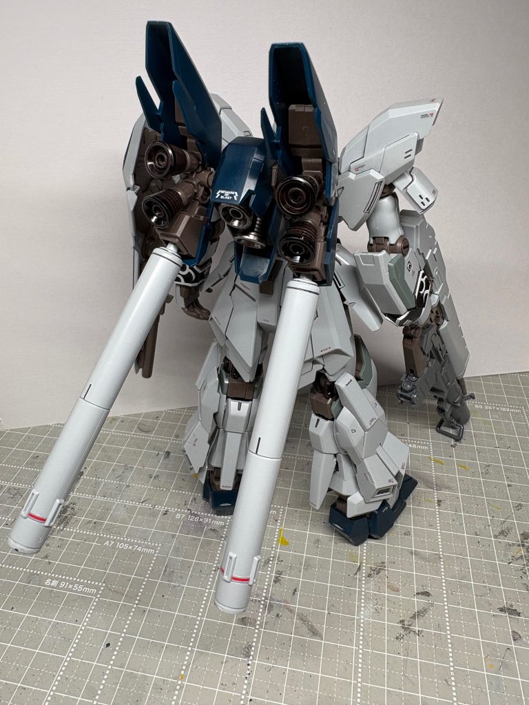バーニアや膝関節ははディスペイマーカーで塗りました。