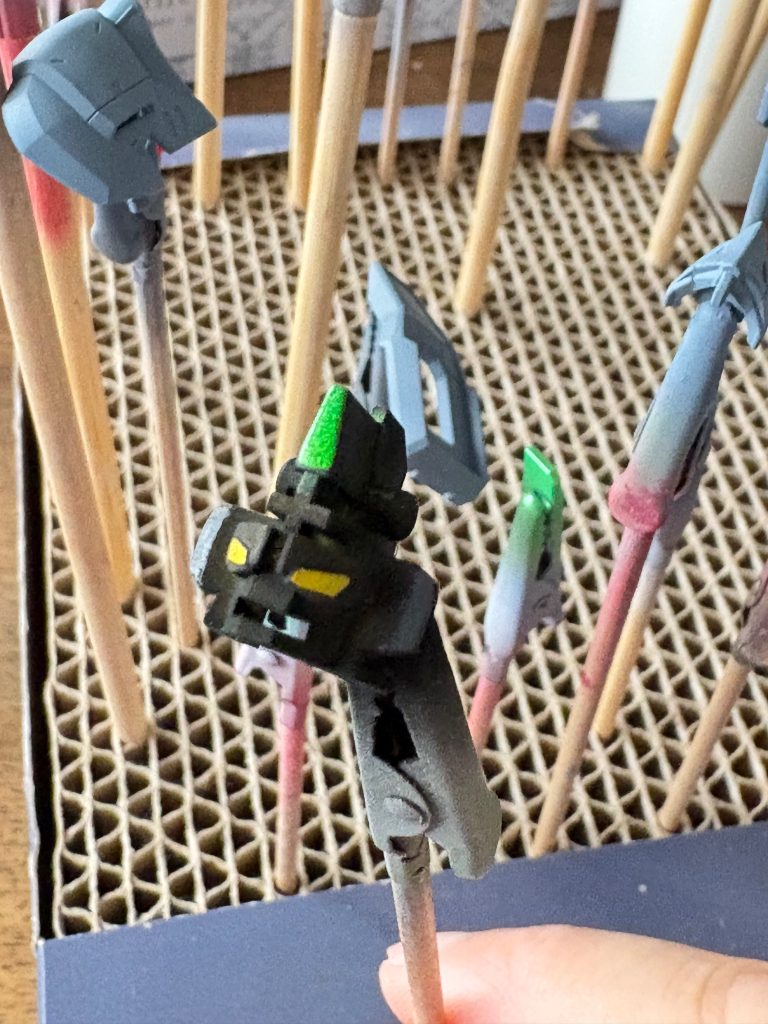 カメラアイの塗り分けも、だいぶやり方が定まってきました。