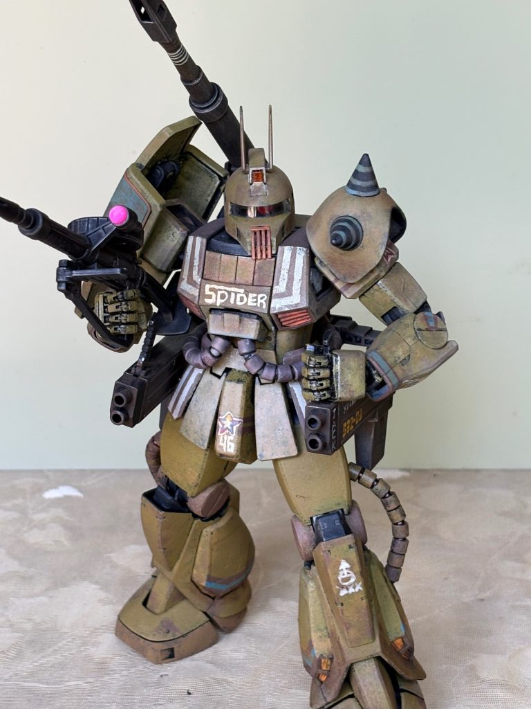 以前hgでは、規定通りの色合いで製作しましてので、今回は設定画に近い色合いでやってみていろいろと勉強になりました^_^今回もご覧いただきありがとうございました😭