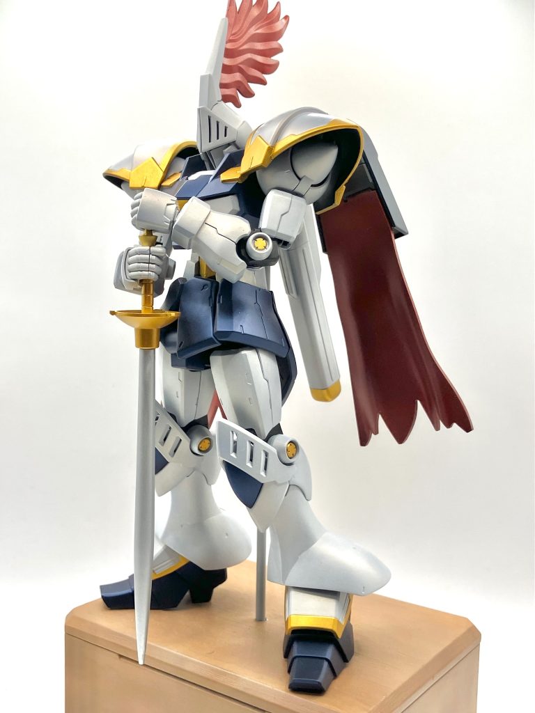 マントなどのビームエフェクトは赤く塗装しまして木製ぽい台座も塗装し作成しました！立ち姿イメージはア◯デミー賞のトロフィーを意識しました！笑