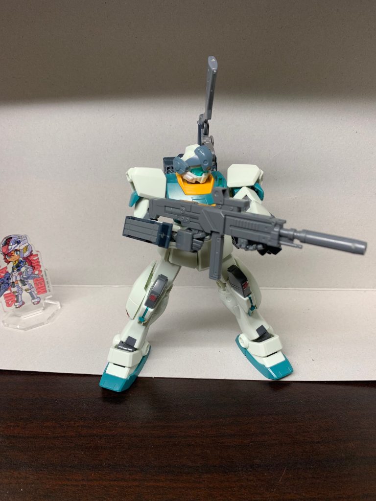 基本武装としてジェスタのビームライフルを装備。