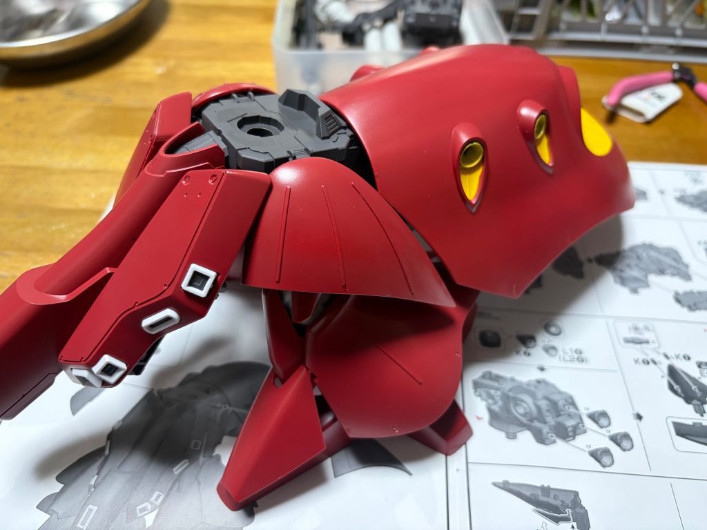 メインカラーはヘキサレッド、半光沢で仕上げてます。