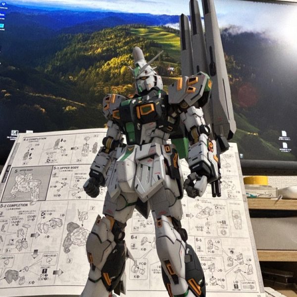 フィン・ファンネルにプラ板を貼付けたりパテ盛ったりしながら作ってみました。（1枚目）