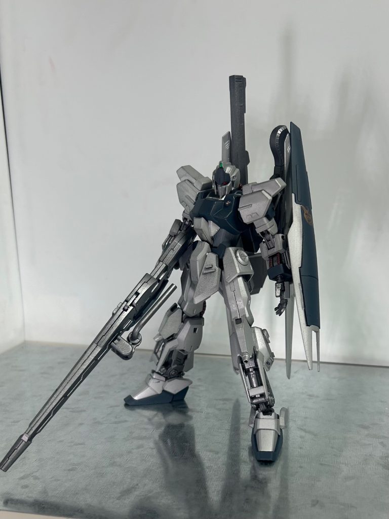 来たるべきガンプラバトル時代に向けての機体です。名前を『Type−HuntRaid』としています。由来は元キットの百式を英語で直訳してhundred−type、それの捩りです。うん、安直！