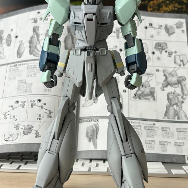 両腕ですが、にのうで部分で3ミリほど延長しました。全体的にスラッとしたプロポーションにすることができました。（2枚目）