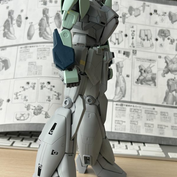 両腕ですが、にのうで部分で3ミリほど延長しました。全体的にスラッとしたプロポーションにすることができました。（3枚目）