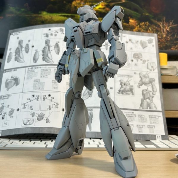 両腕ですが、にのうで部分で3ミリほど延長しました。全体的にスラッとしたプロポーションにすることができました。（1枚目）