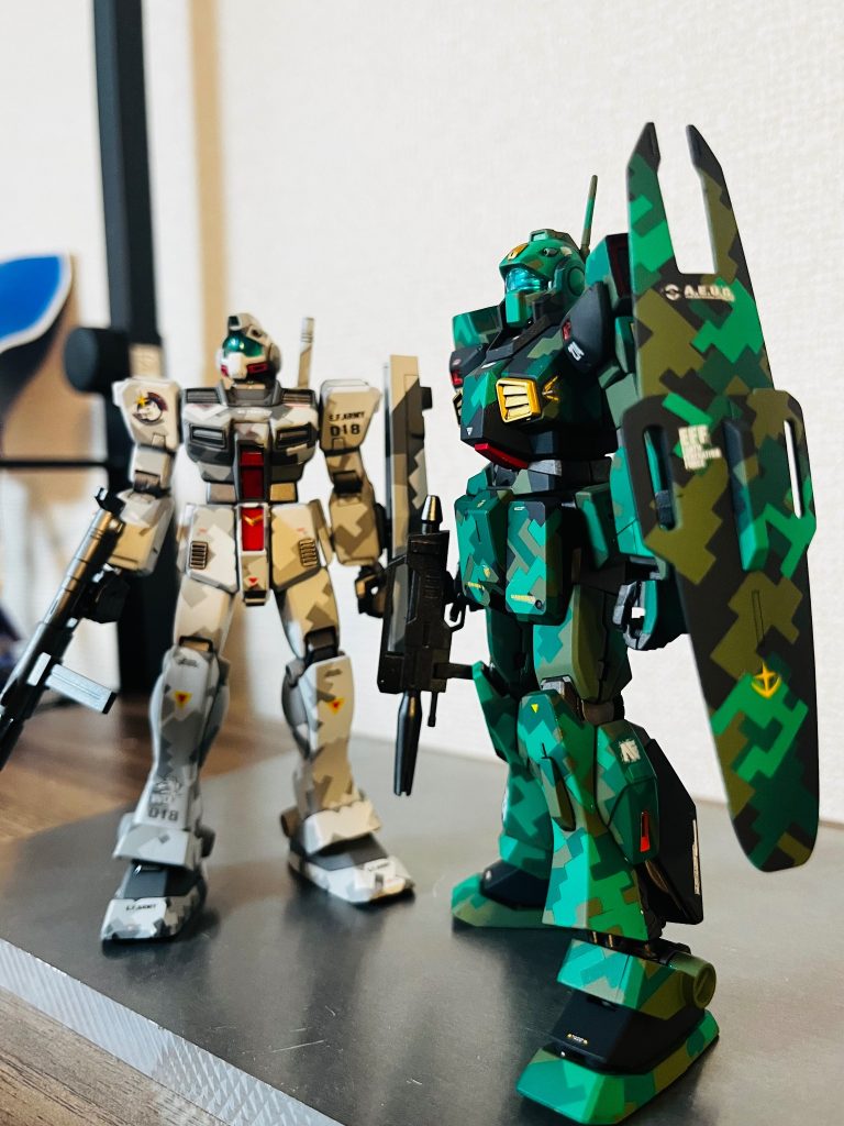 ジム寒冷地仕様君とドット迷彩コンビ！